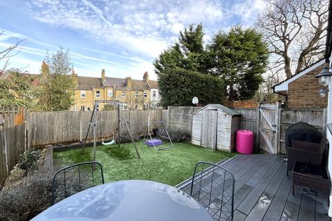 4 bedroom semi-detached house for sale, Lansdowne Road, Bromley BR1