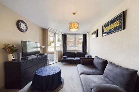 2 bedroom flat for sale - Victoria Point, Victoria Road, London