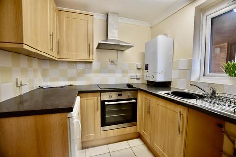 2 bedroom apartment to rent, Calais Street, Hadleigh IP7