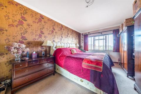 4 Poplar Walk, Meopham, Gravesend, DA13 0EB