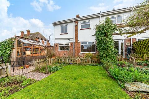 4 Poplar Walk, Meopham, Gravesend, DA13 0EB
