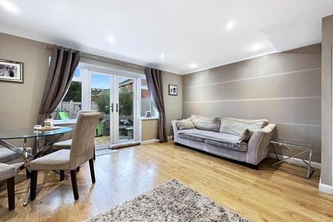 3 bedroom house for sale, Crouchview Close, Wickford