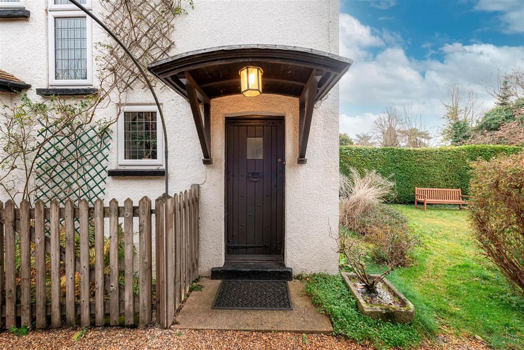 Terry Road, High HP13 4 bed semidetached house for sale £800,000