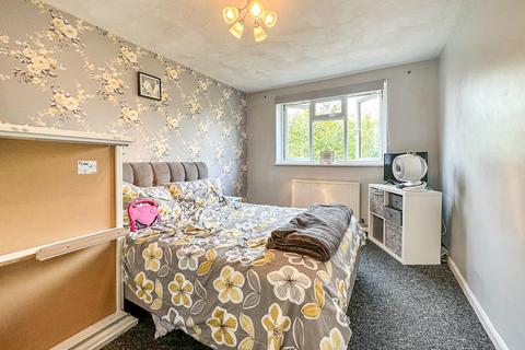 2 bedroom flat for sale, London Road, Benfleet