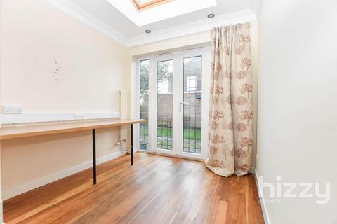 10 Elm Lane, Capel St Mary, Ipswich, IP9 2HS