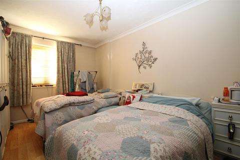 1 bedroom apartment for sale, Thatcher Lodge, Arundel Road, Littlehampton