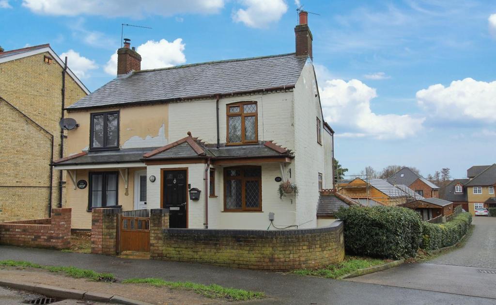 Ampthill Road, Shefford SG17 4 bed semidetached house for sale £425,000