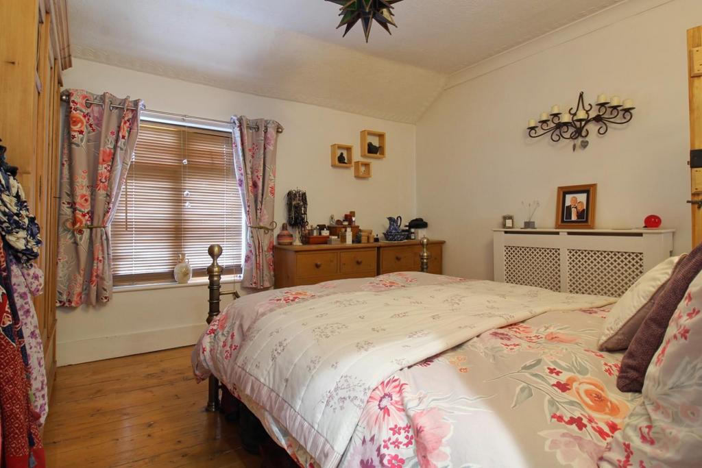 Bed 1a EH.jpg