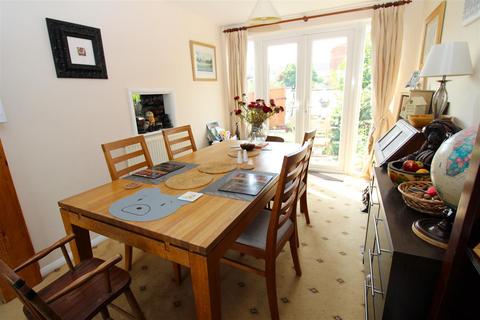 3 bedroom end of terrace house for sale, Norfolk Gardens, Littlehampton, West Sussex