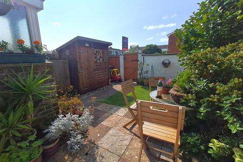 3 bedroom end of terrace house for sale, Norfolk Gardens, Littlehampton, West Sussex