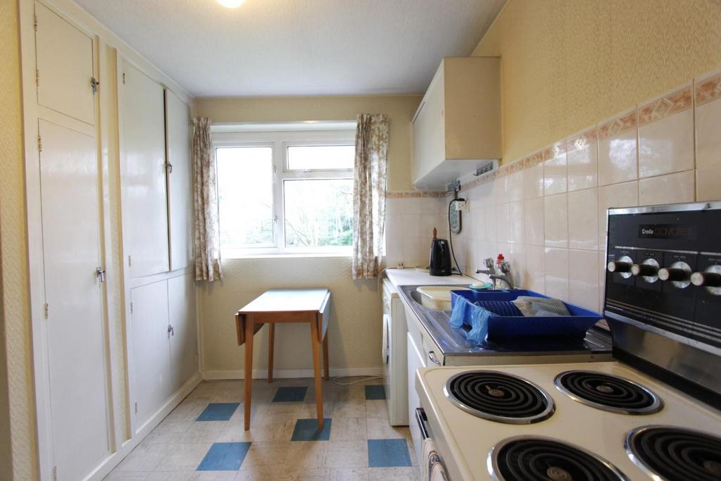 3. kitchen.JPG