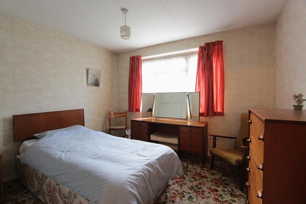 6. bedroom 1 .JPG