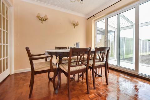 4 Chapel Close, Capel St Mary, Ipswich, IP9 2ES