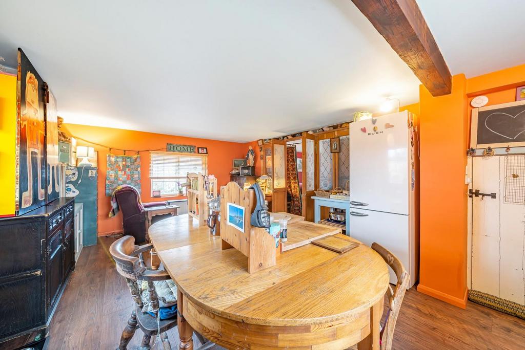 2nd view KITCHEN DINER.jpg