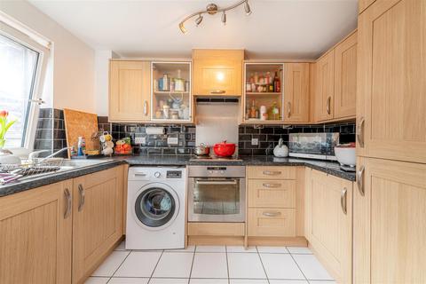 2 bedroom apartment for sale - West End Road, High Wycombe HP11