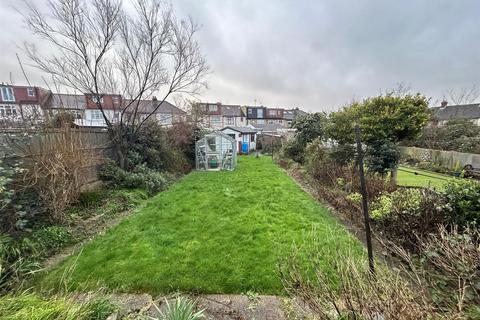 43 Cherrydown Close, London, E4 8DY