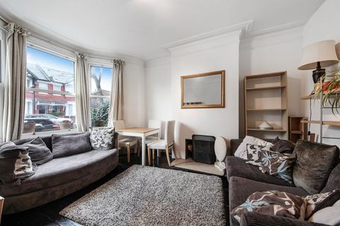 2 bedroom apartment for sale, Kings Road, London, NW10