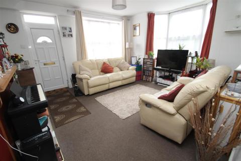 1 bedroom flat for sale, Arundel Road, Littlehampton, West Sussex