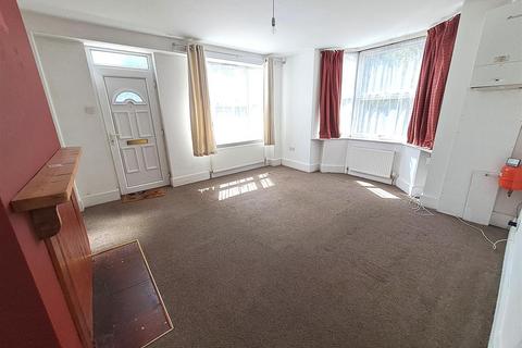 1 bedroom flat for sale, Arundel Road, Littlehampton, West Sussex