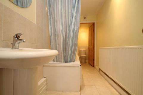 1 bedroom flat for sale, Arundel Road, Littlehampton, West Sussex