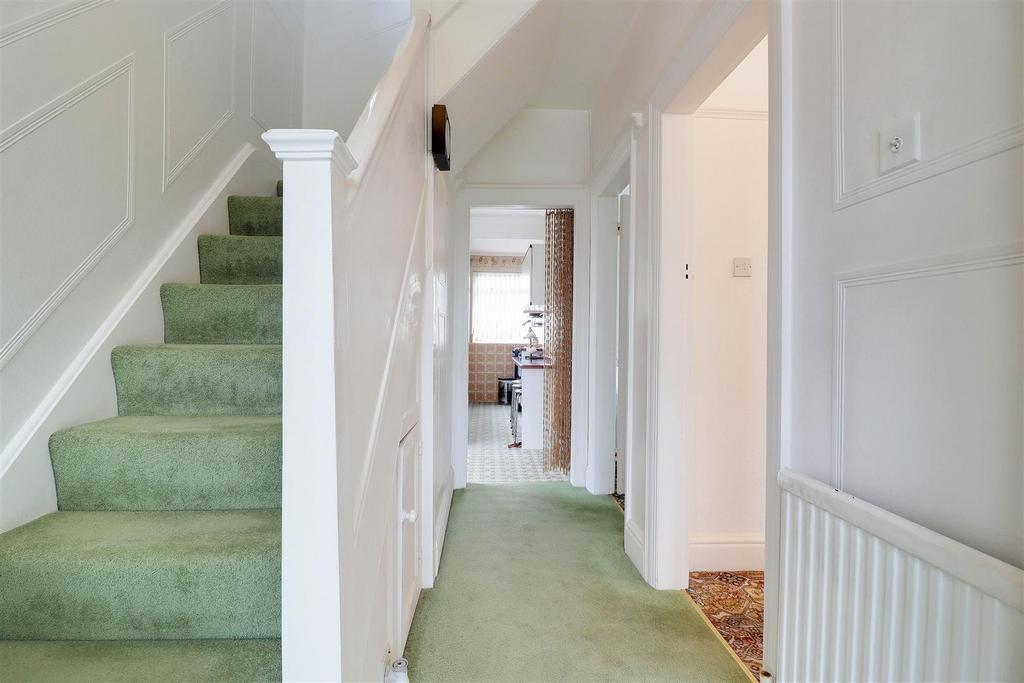 Barrow Lane, Hessle 3 bed semidetached house for sale £260,000