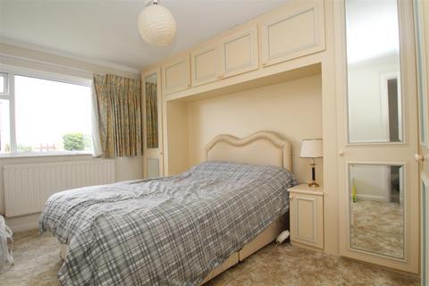 5 Aldwick Close, Rustington, Littlehampton, BN16 2LA