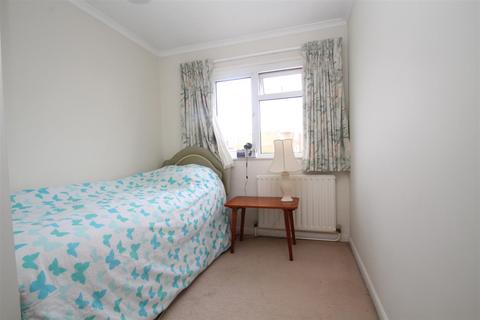 5 Aldwick Close, Rustington, Littlehampton, BN16 2LA