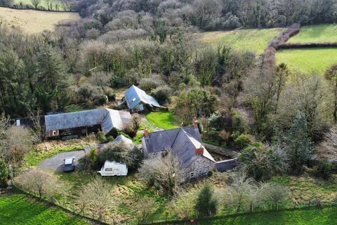 4 bedroom property with land for sale - Llanycefn, Clynderwen
