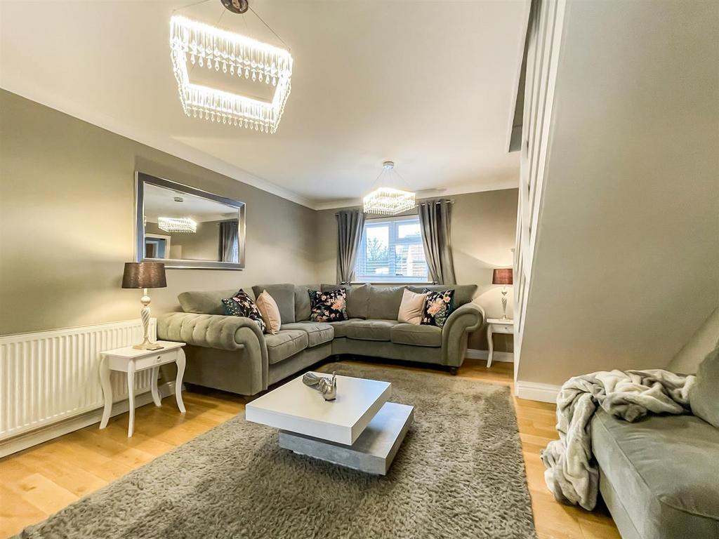 Elliot Close, South Woodham Ferrers, Chelmsford 3 bed detached house to