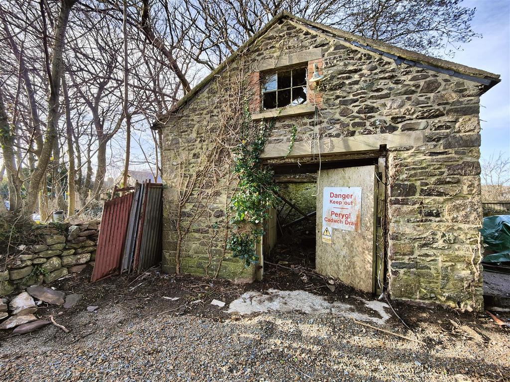 Garage/Store Shed