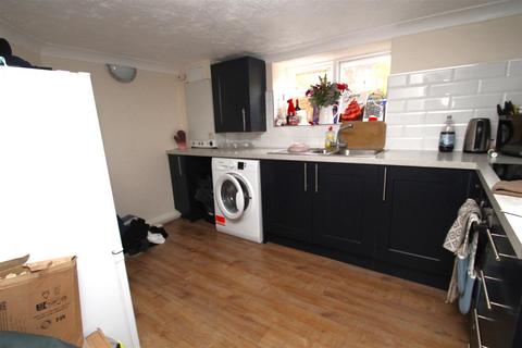 1 bedroom flat for sale, St. Catherines Road, Littlehampton