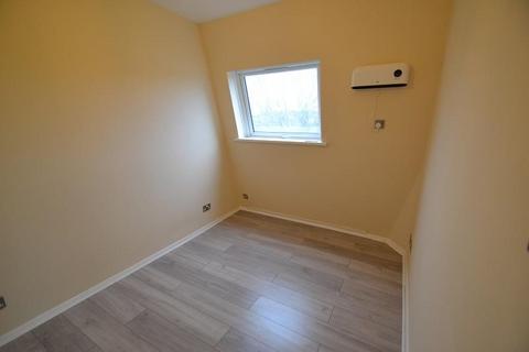 2 bedroom flat for sale, Peregrine House, The Blanes, Ware