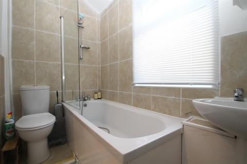 2 bedroom end of terrace house for sale, East Street, Littlehampton