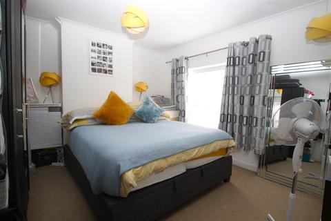 2 bedroom end of terrace house for sale, East Street, Littlehampton