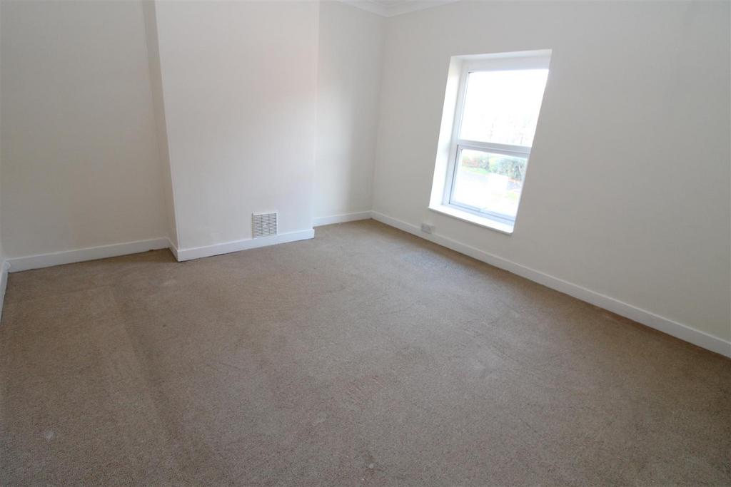 Bedroom 1.JPG