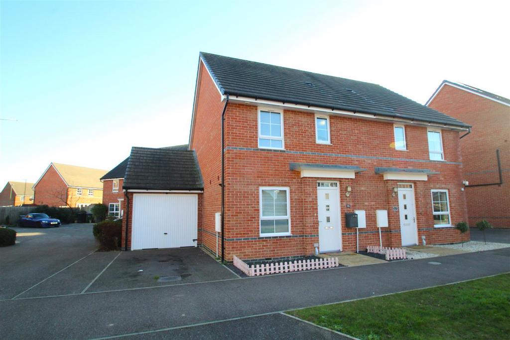 Benjamin Gray Drive, Littlehampton 3 bed semidetached house for sale