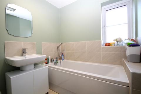 78 Benjamin Gray Drive, Littlehampton, BN17 7FA