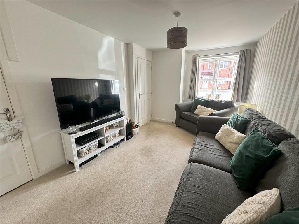 NEW LOUNGE 2.jpg
