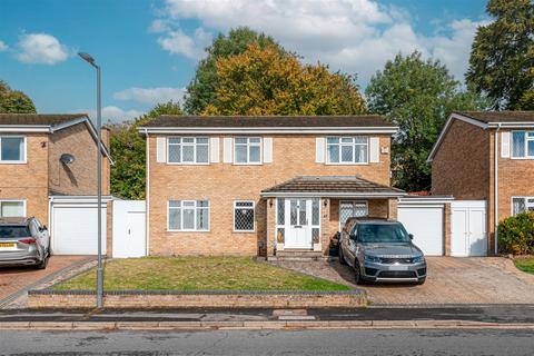 4 bedroom house to rent, Pheasant Drive, High Wycombe HP13