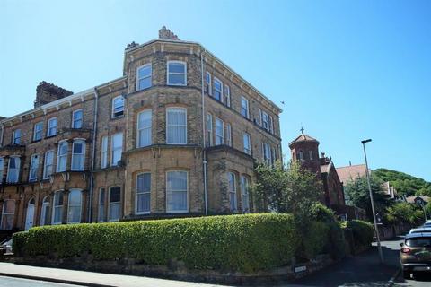 3 bedroom flat for sale, Avenue Victoria, Scarborough