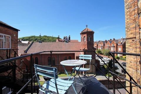 3 bedroom flat for sale, Avenue Victoria, Scarborough