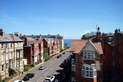 3 bedroom flat for sale, Avenue Victoria, Scarborough