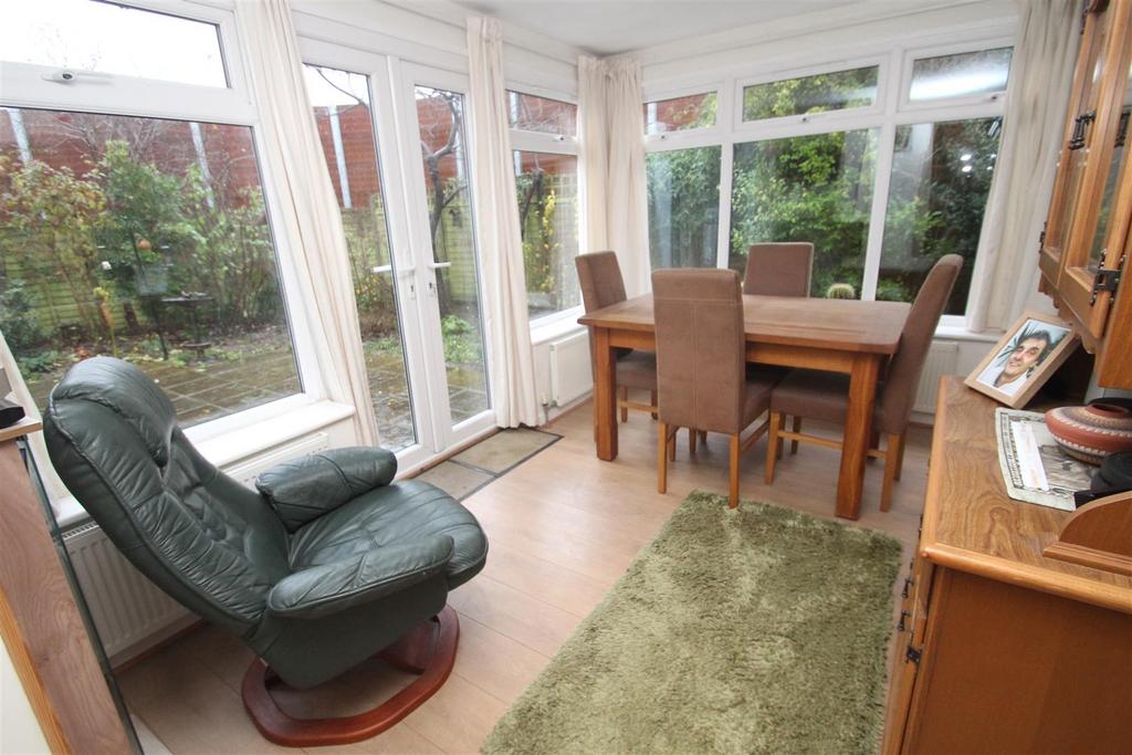 Highdown Drive, Wick, Littlehampton 3 bed detached house £390,000