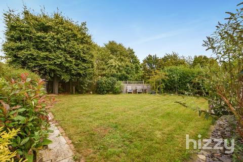 10 Castle Rise, Hadleigh, Ipswich, IP7 6JL