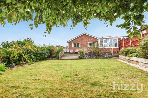 10 Castle Rise, Hadleigh, Ipswich, IP7 6JL
