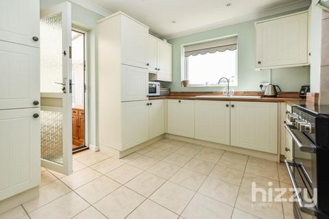 10 Castle Rise, Hadleigh, Ipswich, IP7 6JL