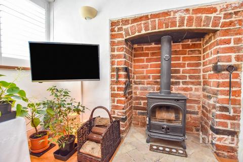 5 Grove Road, Bentley, Ipswich, IP9 2DD