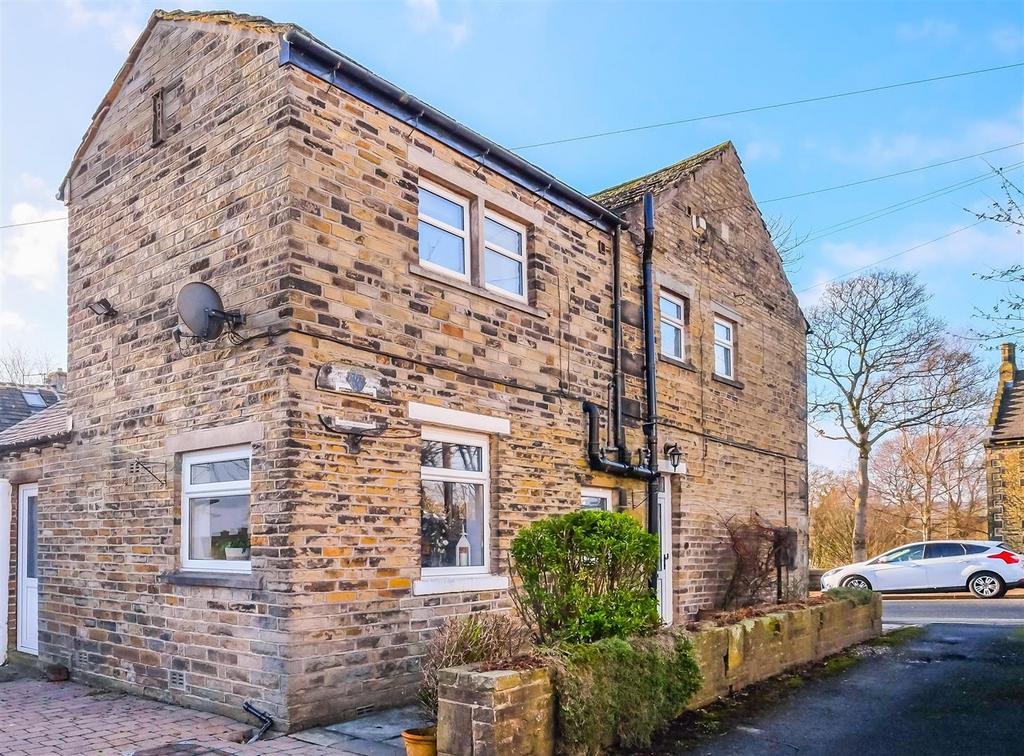 Knowle Top Road, Lightcliffe 3 bed character property £950 pcm (£219 pw)