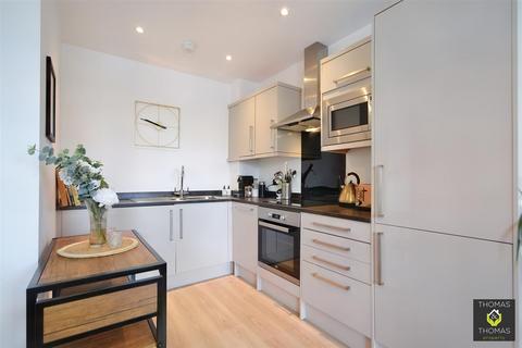 1 bedroom flat for sale, The Post House, Eastern Avenue