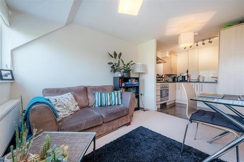 2 bedroom flat for sale, St. Marks Close, High Wycombe HP13